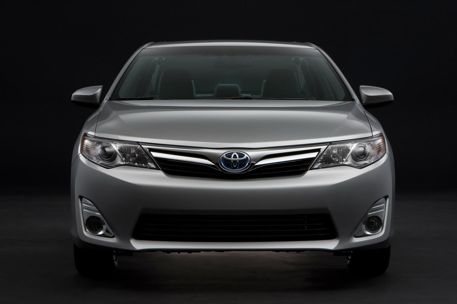 2012_Toyota_Camry_Hybrid_22